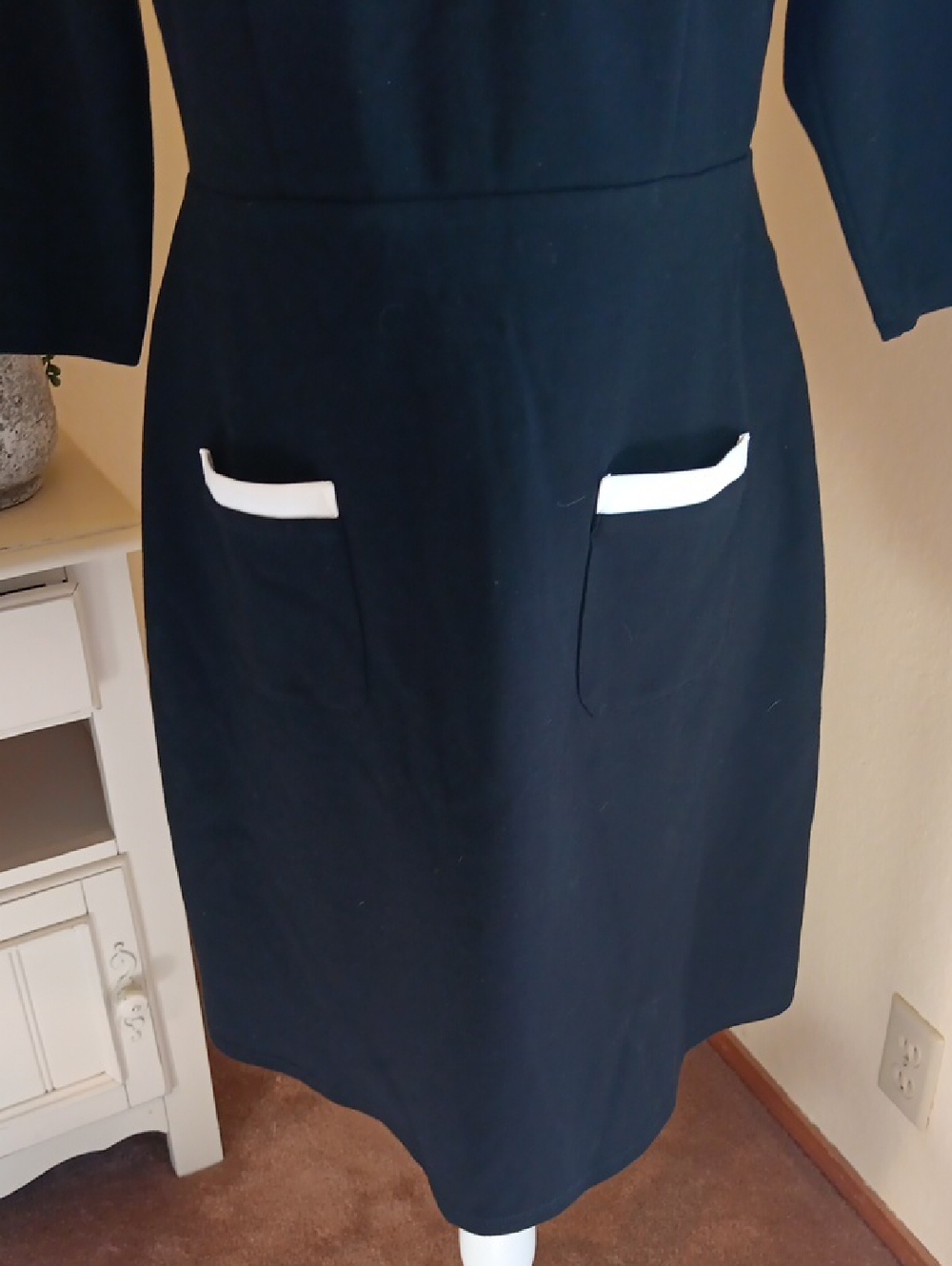 41 Hawthorn Ponte Dress - Picture 3 of 10